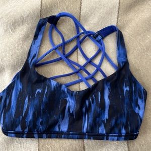 Lululemon sports bra